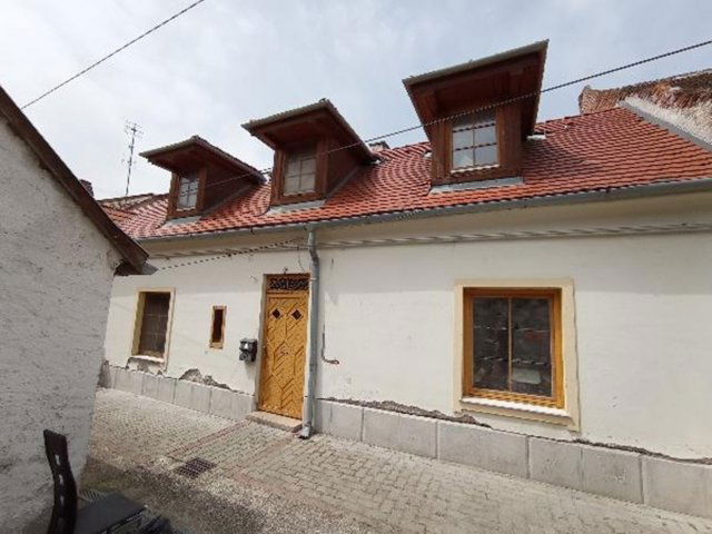 Eladó téglalakás, Sopronban 35 M Ft, 2+1 szobás