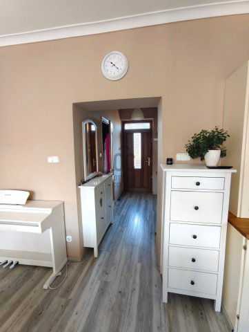 Eladó téglalakás, Székesfehérvárott 74.9 M Ft, 4 szobás