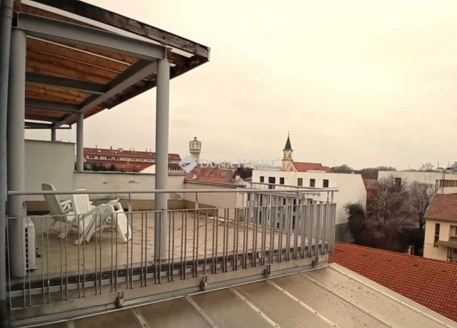 Eladó téglalakás, Siófokon 64.9 M Ft, 3 szobás