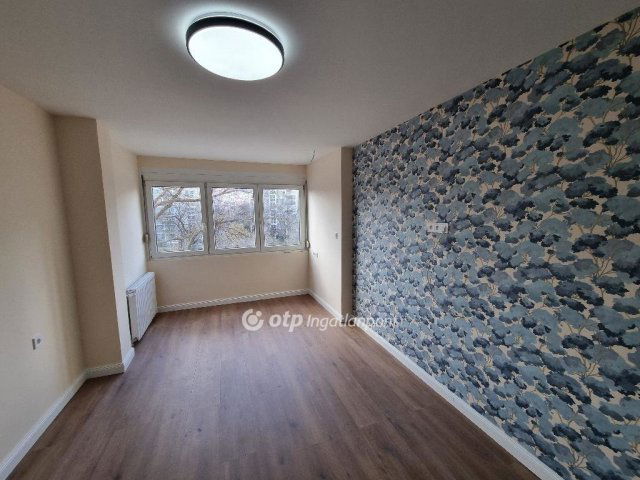 Eladó panellakás, Budapesten, III. kerületben 93 M Ft, 3 szobás