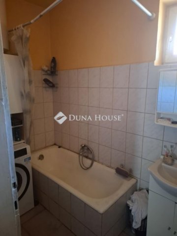 Eladó családi ház, Lakitelken 32 M Ft, 4 szobás