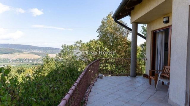 Eladó téglalakás, Budapesten, III. kerületben 179.9 M Ft