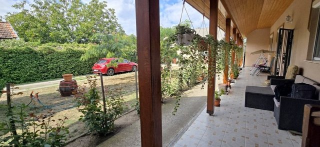 Eladó családi ház, Nyáregyházán 114.99 M Ft, 7 szobás