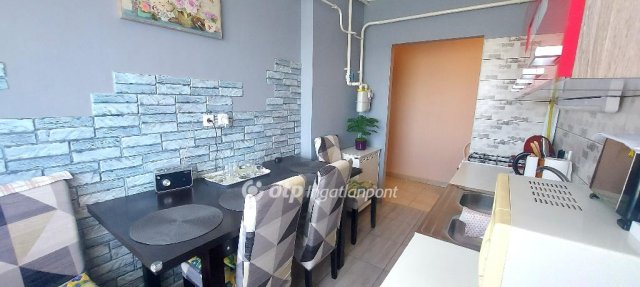 Eladó téglalakás, Kunszentmártonban 26.5 M Ft, 2 szobás