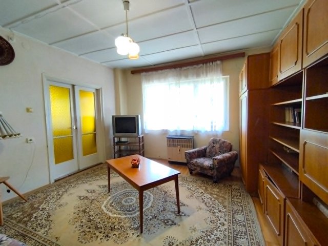 Eladó családi ház, Szekszárdon 27.5 M Ft, 3 szobás