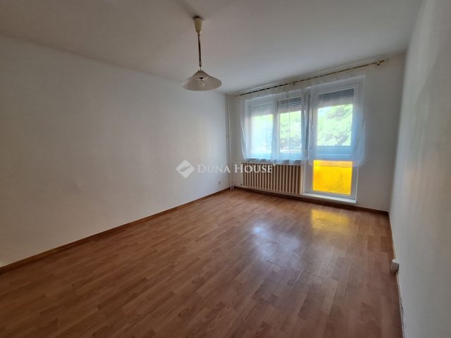 Kiadó panellakás, albérlet, Szombathelyen 135 E Ft / hó