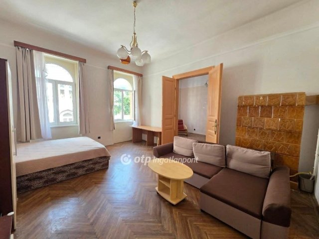 Eladó téglalakás, Budapesten, VI. kerületben 98 M Ft, 2 szobás