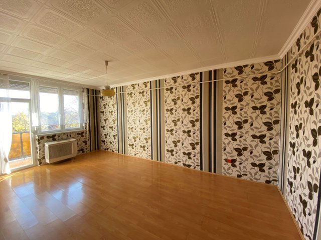 Eladó téglalakás, Kiskunhalason 28.5 M Ft, 2 szobás