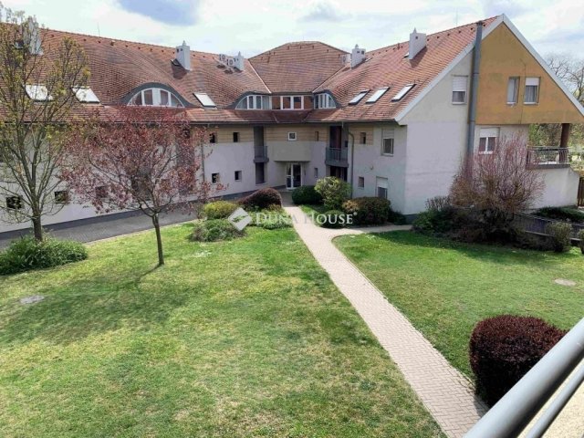 Eladó téglalakás, Székesfehérvárott 99.6 M Ft, 3 szobás