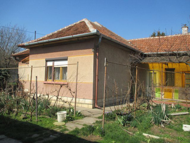 Eladó családi ház, Békéscsabán 35.9 M Ft, 3 szobás