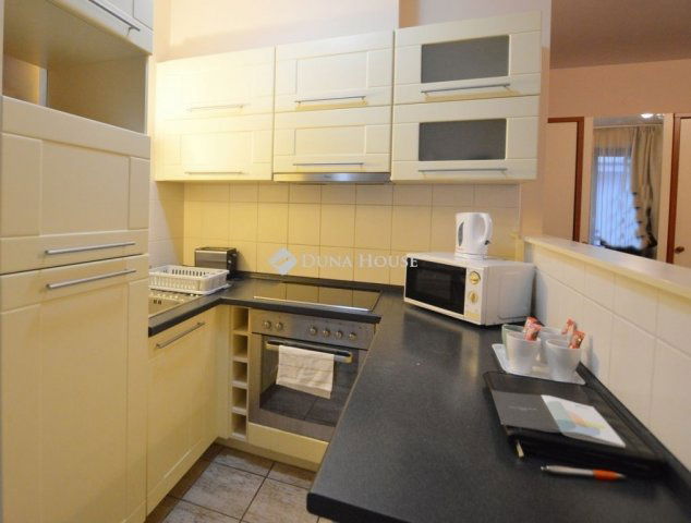 Kiadó téglalakás, albérlet, Budapesten, VI. kerületben