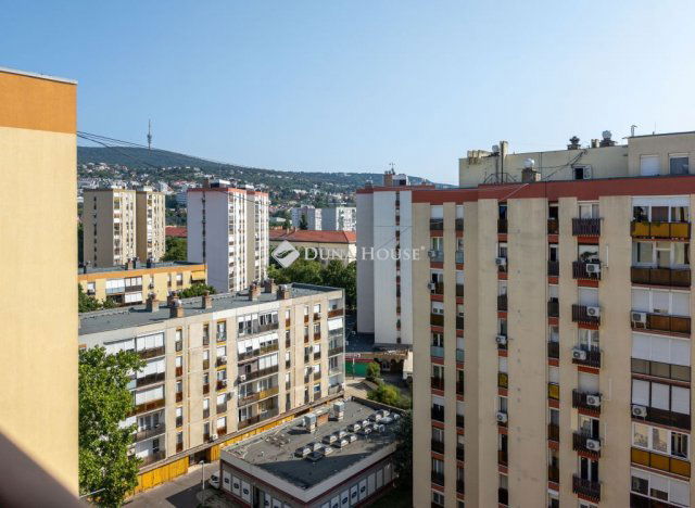 Eladó panellakás, Pécsett, Szigeti úton 53.9 M Ft, 2 szobás