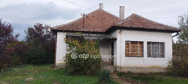 Eladó családi ház, Szamostatárfalván 19.5 M Ft, 4 szobás