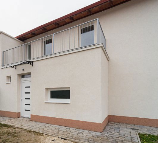 Eladó ikerház, Pomázon 129.3 M Ft, 6 szobás