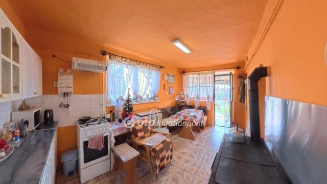 Eladó családi ház, Mezőkövesden 21.9 M Ft, 2 szobás
