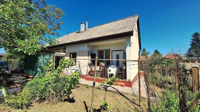 Eladó családi ház, Gödön 71.9 M Ft, 3 szobás