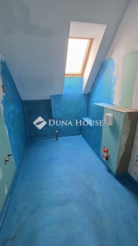 Eladó ikerház, Vácon 104.82 M Ft, 4 szobás