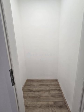 Eladó téglalakás, Pécsett 72.9 M Ft, 3 szobás