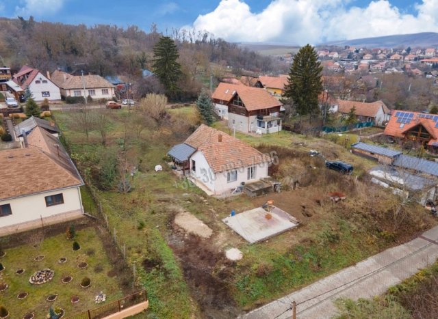 Eladó családi ház, Váckisújfalun 49.9 M Ft, 2+1 szobás