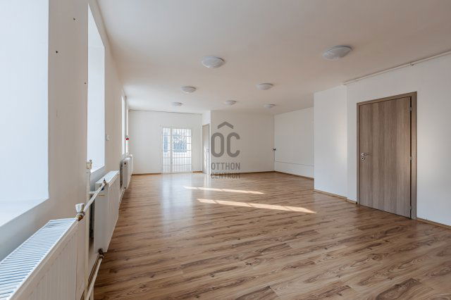 Kiadó iroda, Budapesten, XV. kerületben 690 E Ft / hó