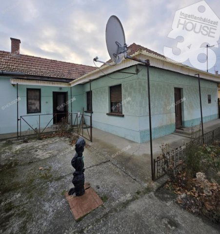 Eladó családi ház, Tabdin 19.95 M Ft, 3 szobás