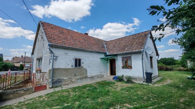 Eladó családi ház, Hobolon 12 M Ft, 3 szobás