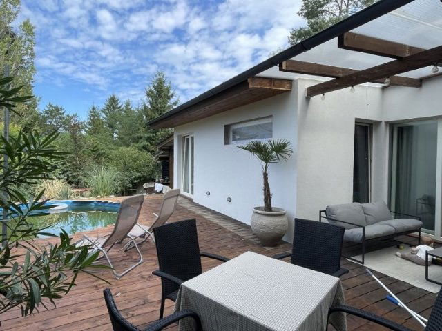 Eladó családi ház, Esztergomban 94 M Ft, 1+2 szobás