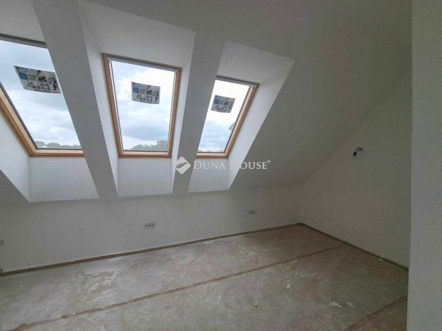 Eladó téglalakás, Nyíregyházán 55.8 M Ft, 3 szobás