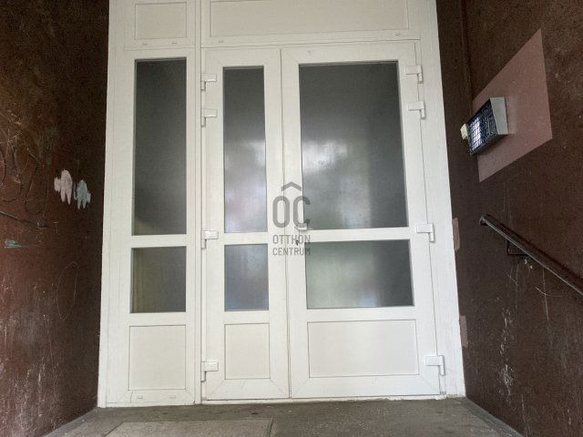 Eladó panellakás, Kecskeméten 42.9 M Ft, 3 szobás