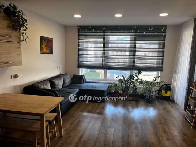 Eladó téglalakás, Zalaegerszegen 78.5 M Ft, 2+1 szobás