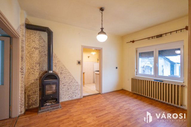 Eladó családi ház, Deszken 64.9 M Ft, 2 szobás