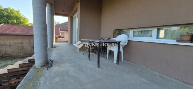 Eladó családi ház, Monoron 164.9 M Ft, 5 szobás