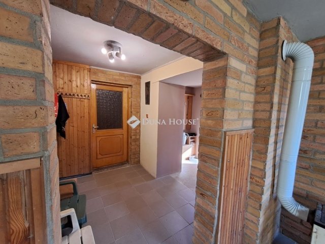 Eladó családi ház, Pilisen 18.35 M Ft, 2 szobás