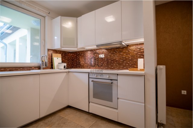 Eladó téglalakás, Budapesten, VI. kerületben 85.5 M Ft, 2 szobás