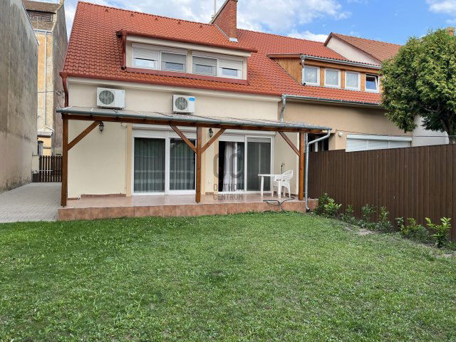 Eladó téglalakás, Pápán 87 M Ft, 4 szobás