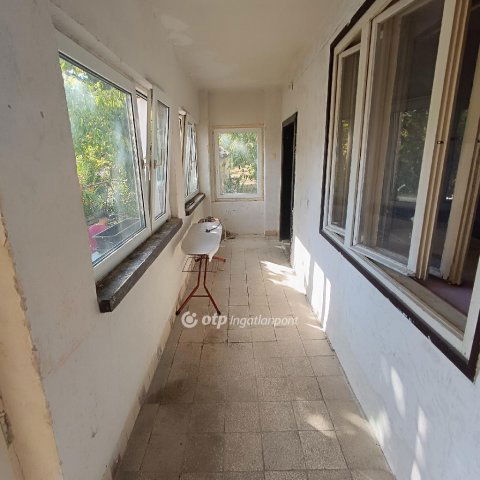 Eladó családi ház, Pécsett 44.9 M Ft, 3 szobás