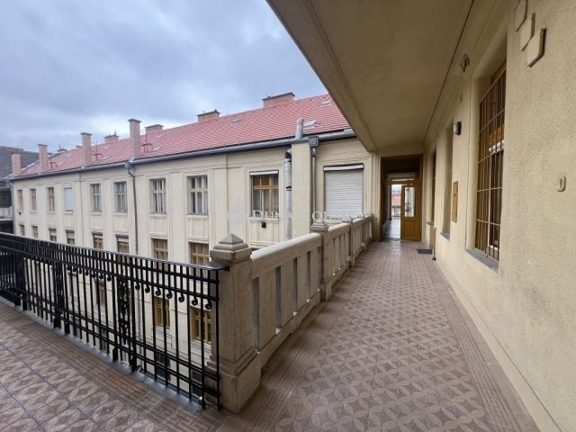 Eladó téglalakás, Budapesten, VI. kerületben 147.74 M Ft