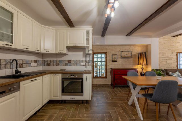 Eladó családi ház, Kékkúton 249.9 M Ft, 7 szobás