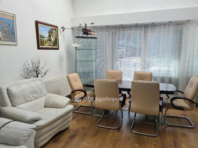 Eladó családi ház, Budapesten, II. kerületben 425 M Ft