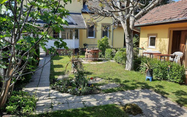 Eladó ikerház, Budapesten, XVIII. kerületben, Baross utcában