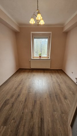 Eladó téglalakás, Komlón, Tompa Mihály utcában 50 M Ft