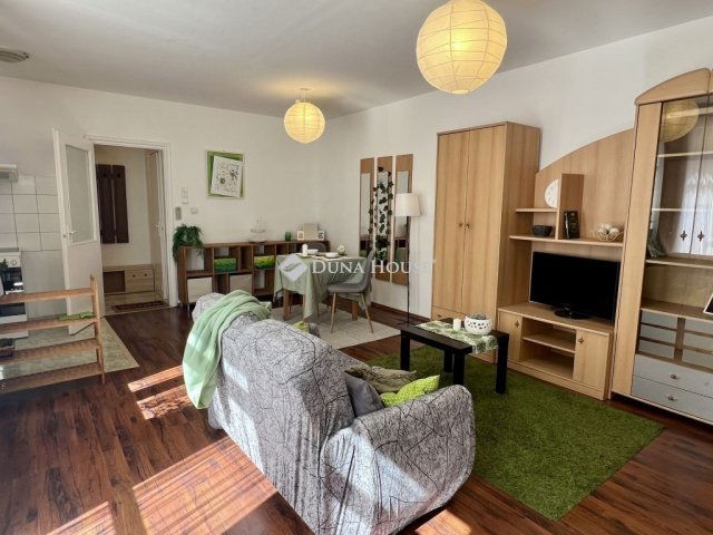 Eladó téglalakás, Budapesten, XIV. kerületben 72 M Ft, 3 szobás