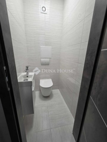 Eladó téglalakás, Szegeden 114.9 M Ft, 3 szobás