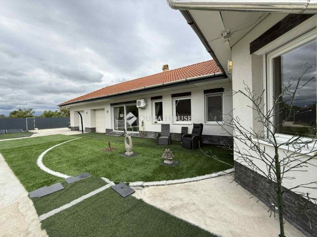 Eladó családi ház, Tiszanánán 72 M Ft, 5 szobás