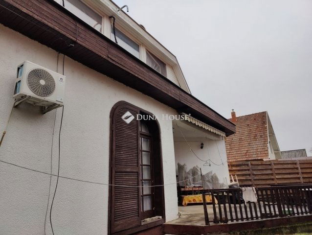 Eladó ikerház, Vecsésen 105 M Ft, 6 szobás