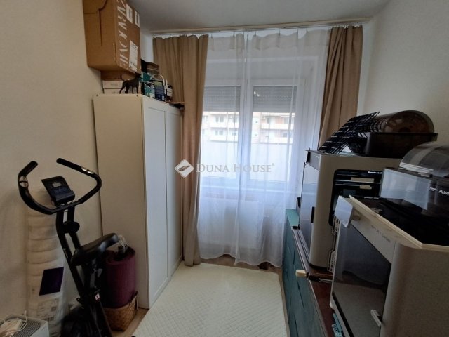 Eladó panellakás, Budapesten, XV. kerületben 74.6 M Ft