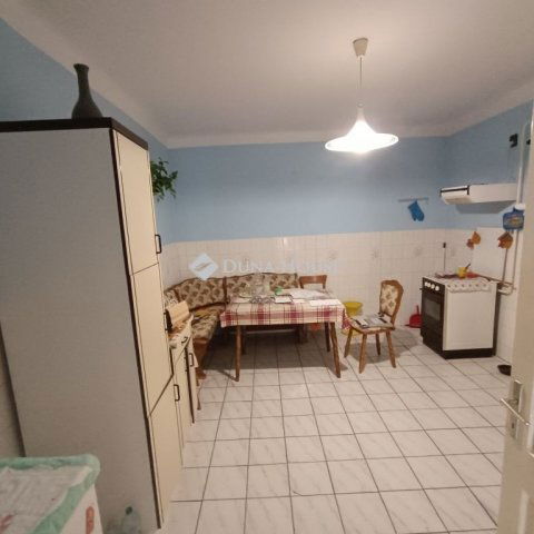 Eladó családi ház, Kecskeméten 35 M Ft, 2 szobás