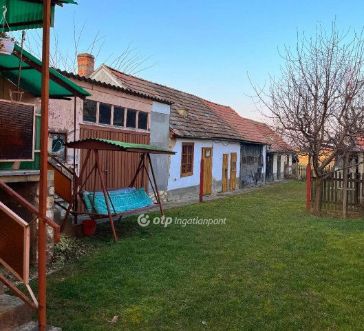 Eladó családi ház, Kenyerin 27.79 M Ft, 2+1 szobás