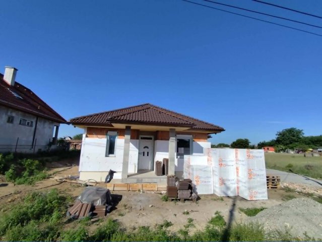 Eladó családi ház, Inárcson 114 M Ft, 5 szobás