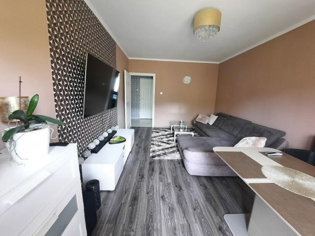 Eladó panellakás, Budapesten, XV. kerületben 74.5 M Ft